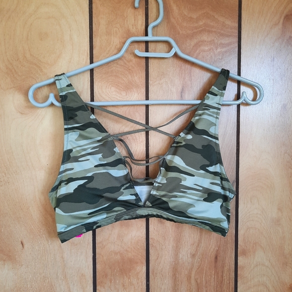 ๐ SALE 3/$40 ๐ La Senza Camo Wireless bra